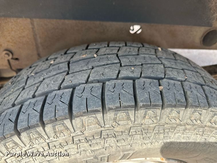 image for item KX9009 2003 Chevrolet Silverado 2500  utility bed pickup truck