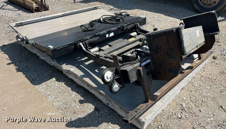 image for item LA9941 Anthony MTU GLR3  end gate lift