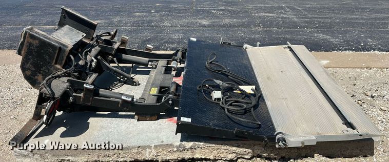 image for item LA9941 Anthony MTU GLR3  end gate lift