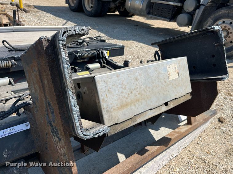 image for item LA9941 Anthony MTU GLR3  end gate lift