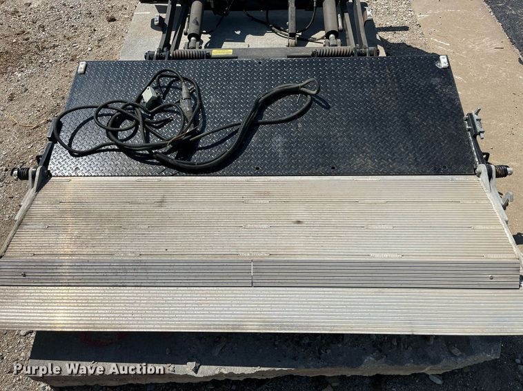 image for item LA9941 Anthony MTU GLR3  end gate lift