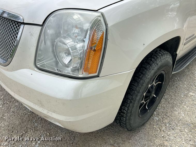 image for item LA9951 2012 GMC Yukon XL Denali  SUV