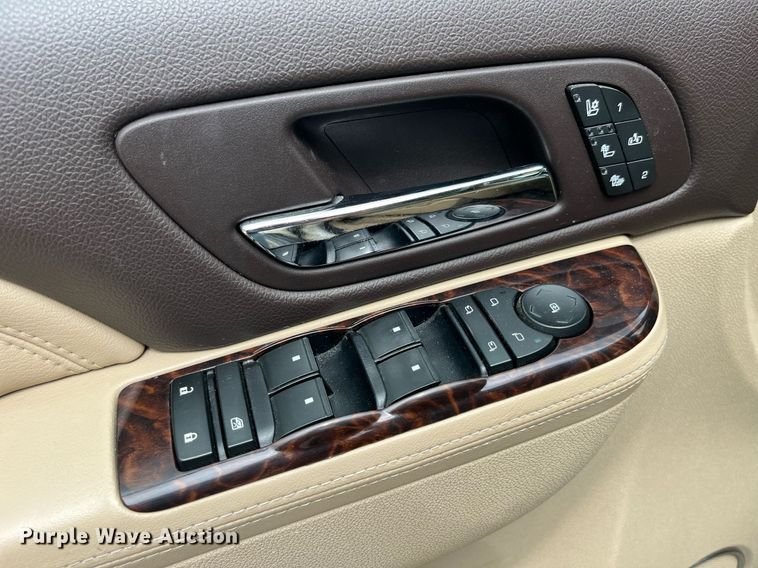 image for item LA9951 2012 GMC Yukon XL Denali  SUV