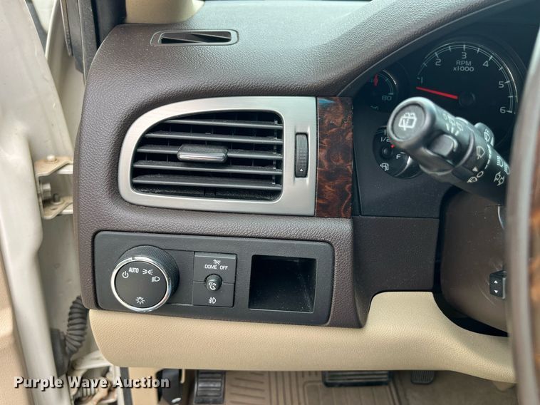 image for item LA9951 2012 GMC Yukon XL Denali  SUV