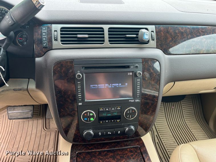 image for item LA9951 2012 GMC Yukon XL Denali  SUV