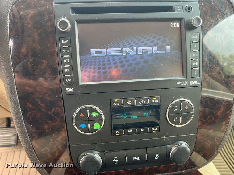 image for item LA9951 2012 GMC Yukon XL Denali  SUV