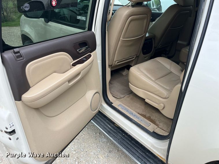 image for item LA9951 2012 GMC Yukon XL Denali  SUV