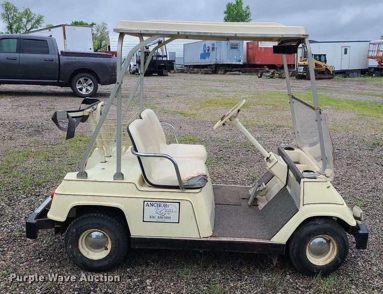 image for item LE9057 Yamaha  golf cart