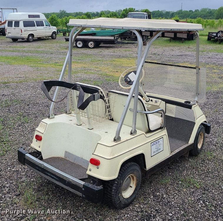 image for item LE9057 Yamaha  golf cart