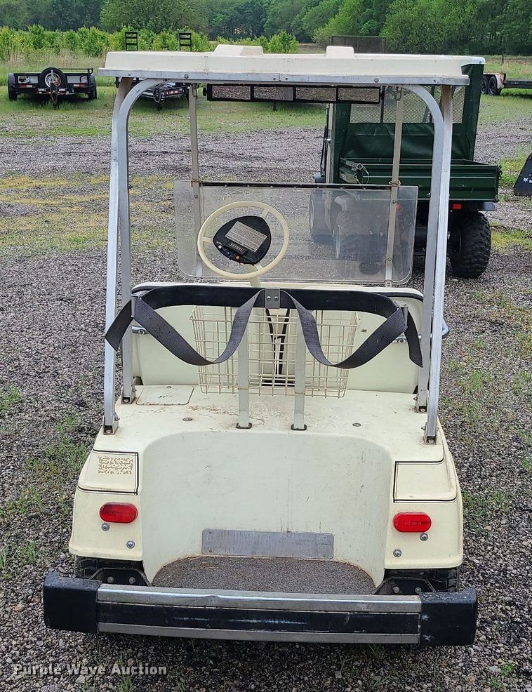 image for item LE9057 Yamaha  golf cart