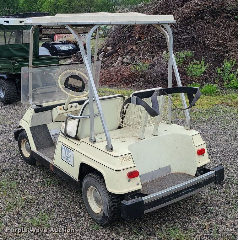 image for item LE9057 Yamaha  golf cart