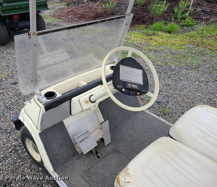 image for item LE9057 Yamaha  golf cart