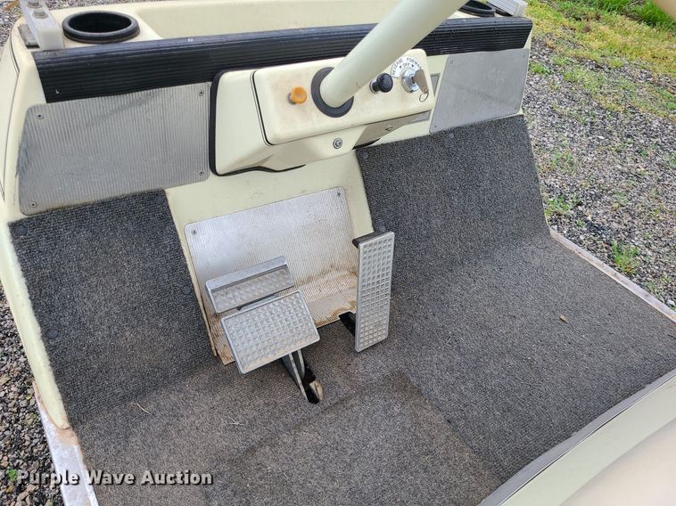 image for item LE9057 Yamaha  golf cart