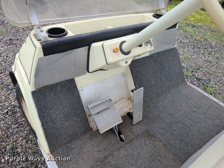 image for item LE9057 Yamaha  golf cart