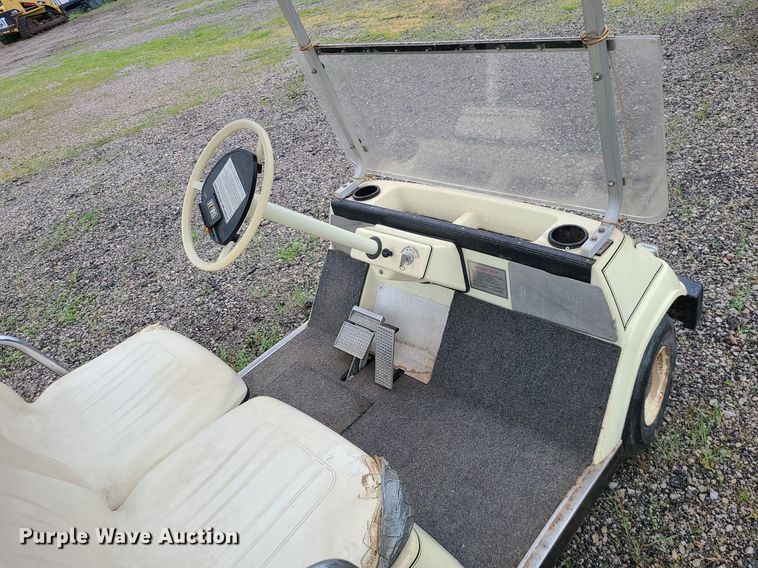 image for item LE9057 Yamaha  golf cart