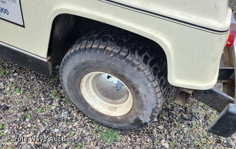 image for item LE9057 Yamaha  golf cart