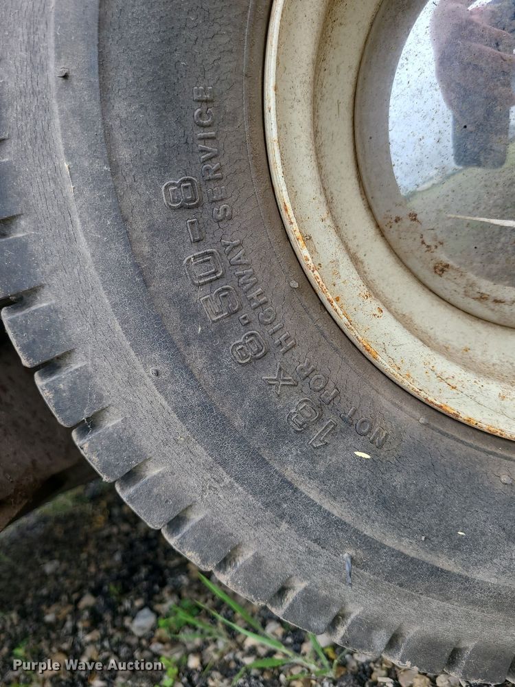 image for item LE9057 Yamaha  golf cart