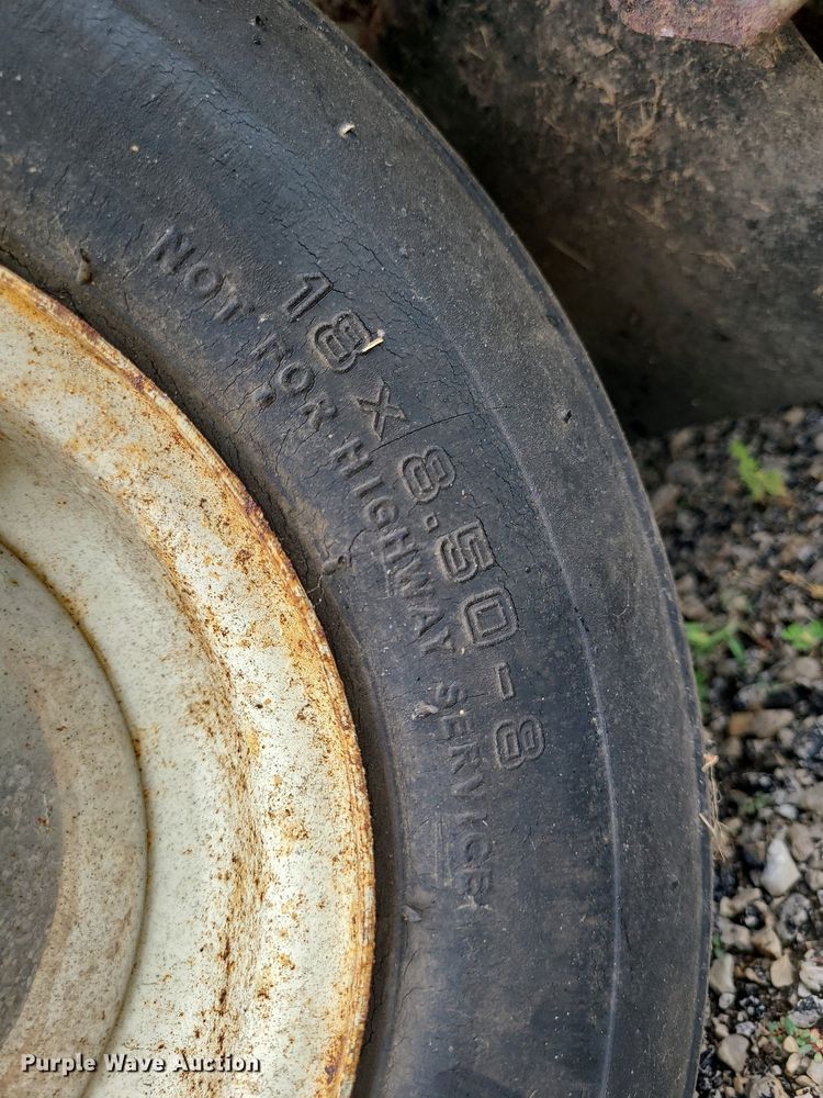 image for item LE9057 Yamaha  golf cart