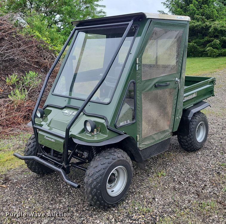 image for item LE9058 2001 Kawasaki Mule 550  utility vehicle