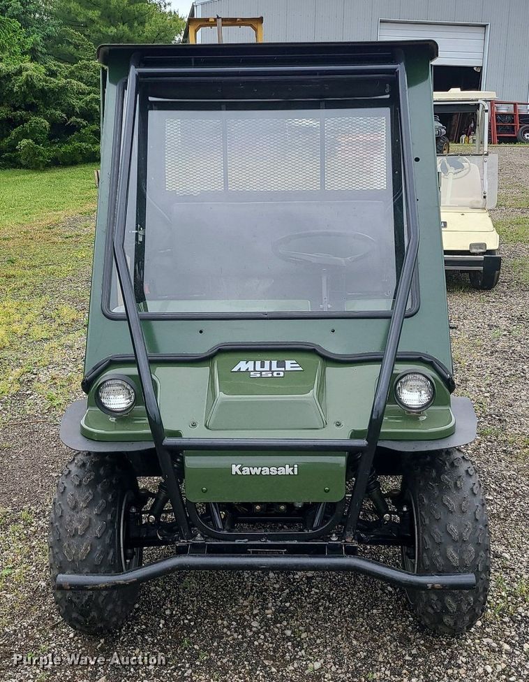 image for item LE9058 2001 Kawasaki Mule 550  utility vehicle