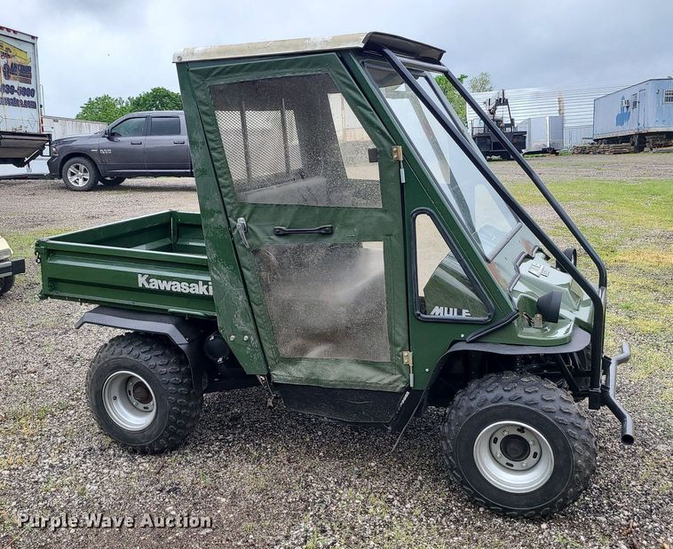 image for item LE9058 2001 Kawasaki Mule 550  utility vehicle