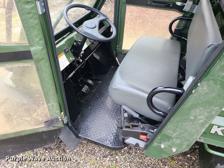 image for item LE9058 2001 Kawasaki Mule 550  utility vehicle