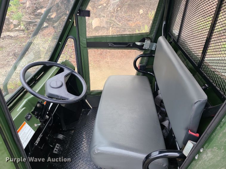 image for item LE9058 2001 Kawasaki Mule 550  utility vehicle