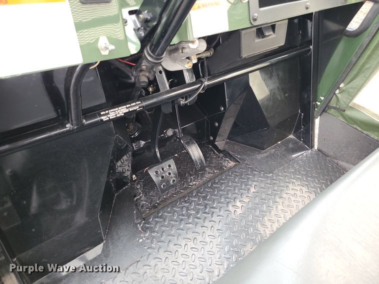 image for item LE9058 2001 Kawasaki Mule 550  utility vehicle