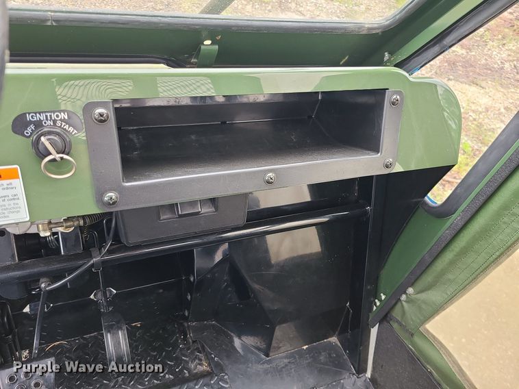 image for item LE9058 2001 Kawasaki Mule 550  utility vehicle