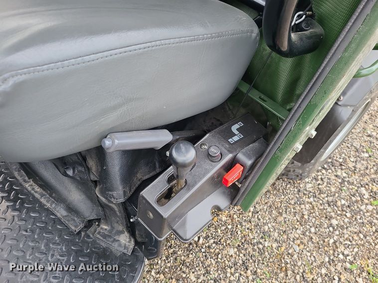 image for item LE9058 2001 Kawasaki Mule 550  utility vehicle