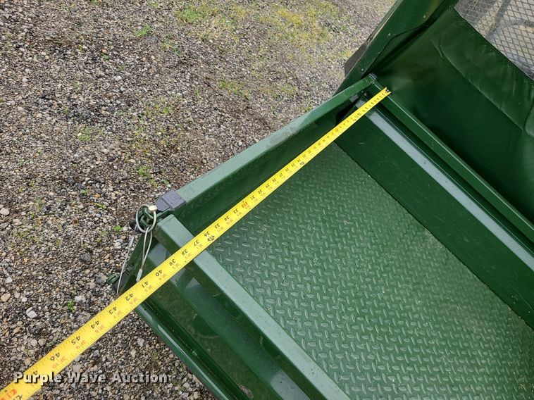 image for item LE9058 2001 Kawasaki Mule 550  utility vehicle