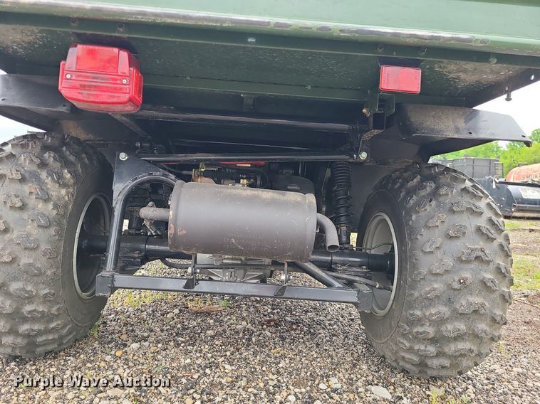 image for item LE9058 2001 Kawasaki Mule 550  utility vehicle