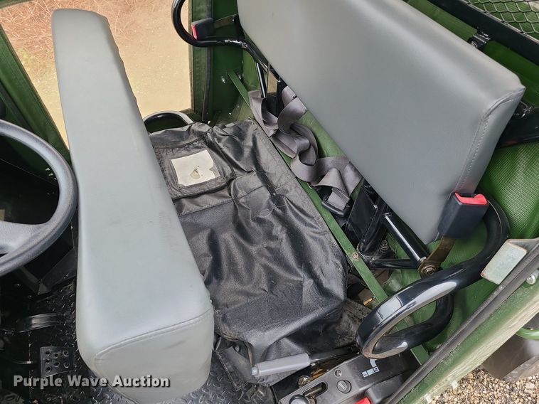 image for item LE9058 2001 Kawasaki Mule 550  utility vehicle