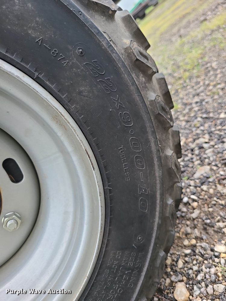 image for item LE9058 2001 Kawasaki Mule 550  utility vehicle