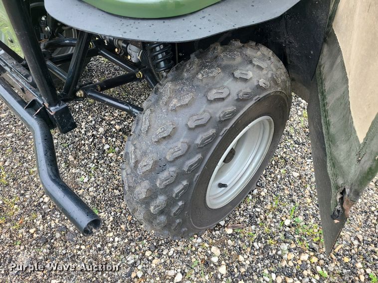 image for item LE9058 2001 Kawasaki Mule 550  utility vehicle