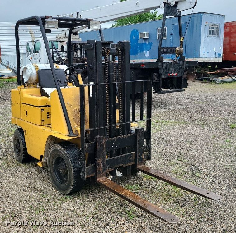 image for item LE9059 Caterpillar V50B  forklift