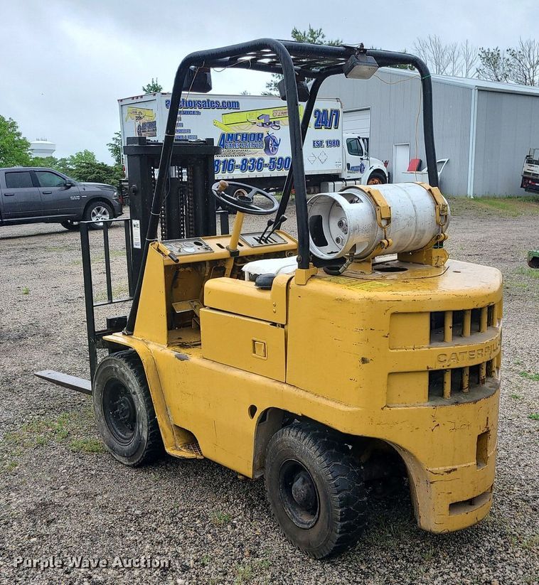 image for item LE9059 Caterpillar V50B  forklift