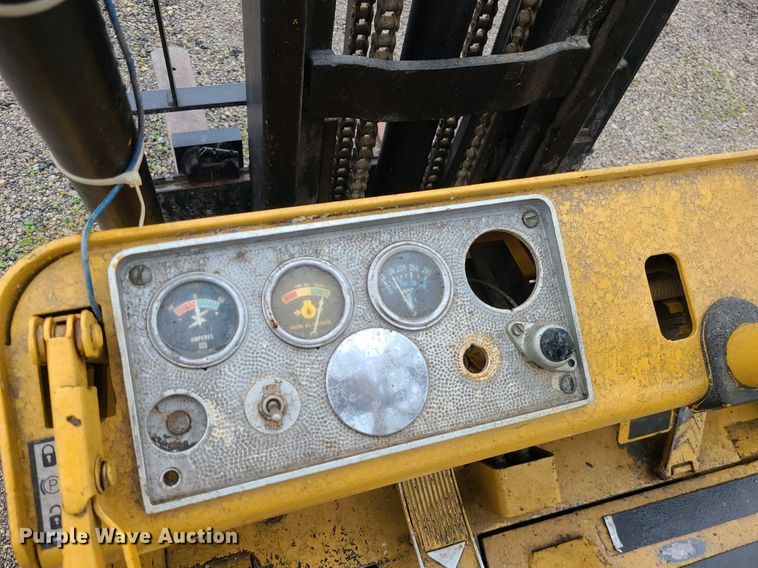 image for item LE9059 Caterpillar V50B  forklift
