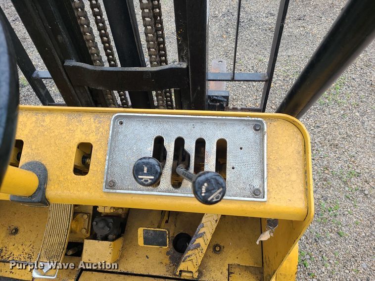 image for item LE9059 Caterpillar V50B  forklift