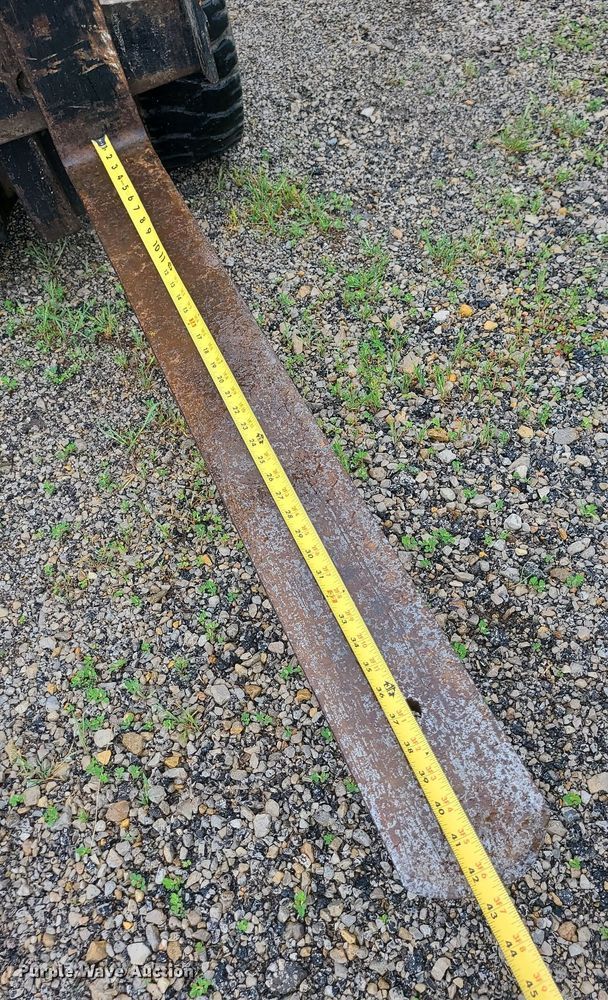 image for item LE9059 Caterpillar V50B  forklift