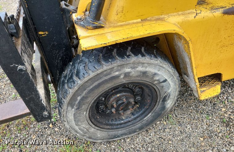 image for item LE9059 Caterpillar V50B  forklift