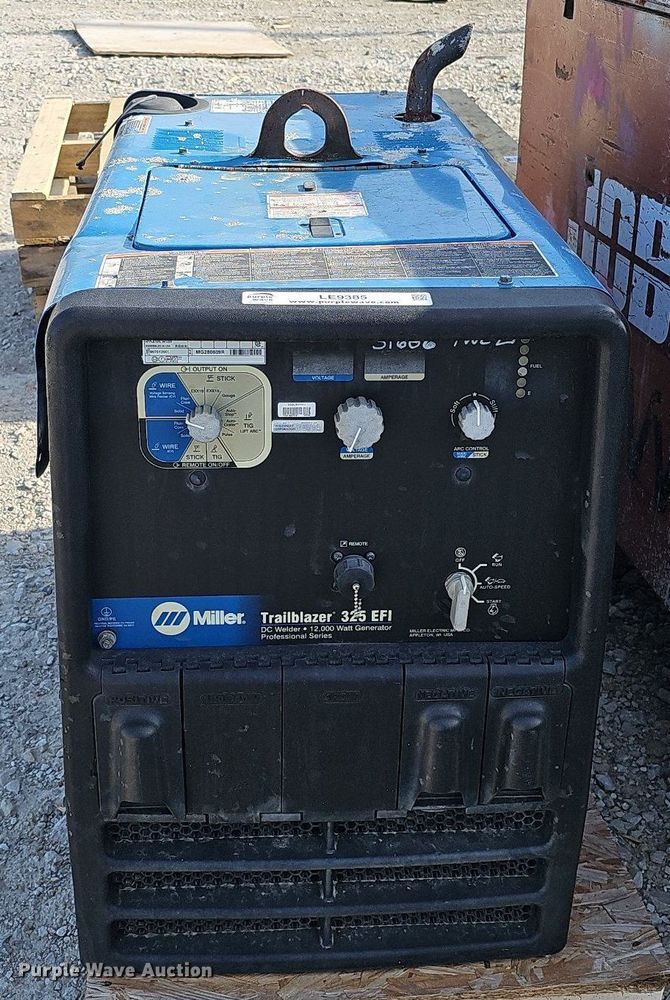 image for item LE9385 Miller Trailblazer 325 EFI  welder/generator