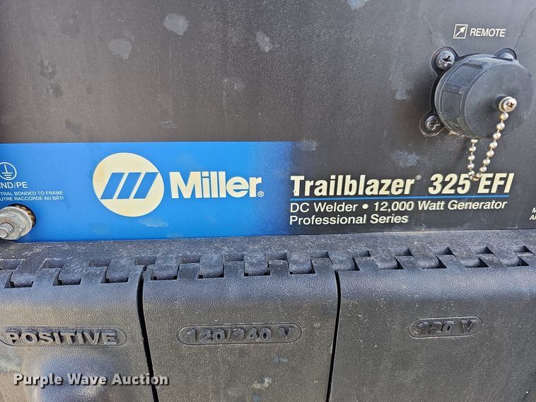 image for item LE9385 Miller Trailblazer 325 EFI  welder/generator