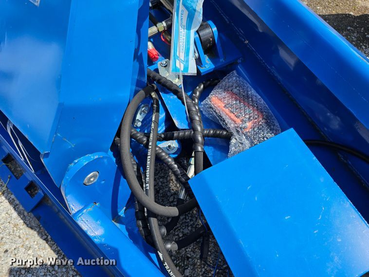 image for item LE9396 2022 Top Cat SSSG72  skid steer grader