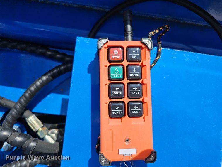 image for item LE9396 2022 Top Cat SSSG72  skid steer grader