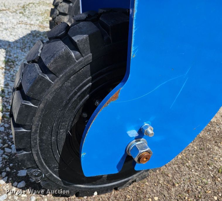 image for item LE9396 2022 Top Cat SSSG72  skid steer grader