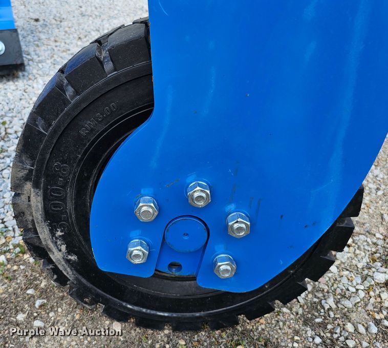 image for item LE9396 2022 Top Cat SSSG72  skid steer grader