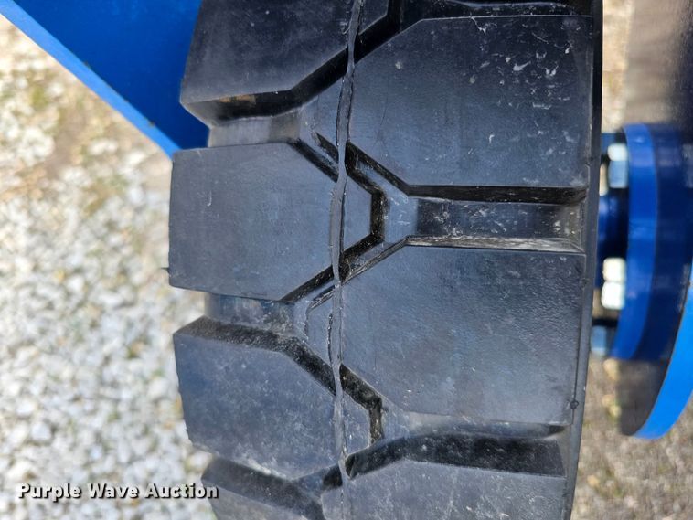 image for item LE9396 2022 Top Cat SSSG72  skid steer grader