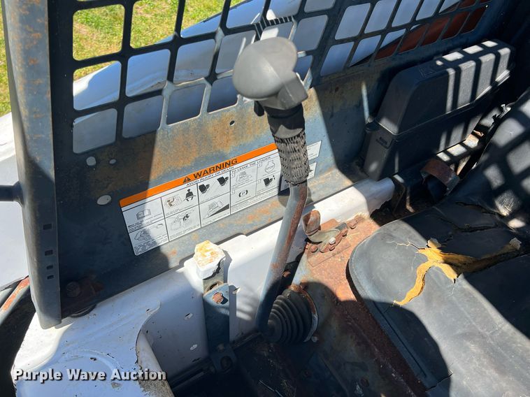 image for item LG9042 1996 Bobcat 763  skid steer loader