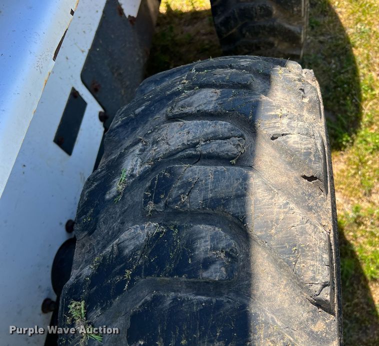 image for item LG9042 1996 Bobcat 763  skid steer loader